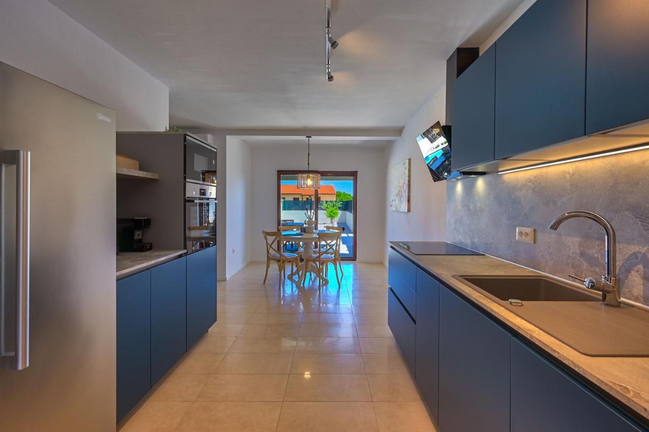 Apartment Zala With Private Pool Liznjan Exterior photo