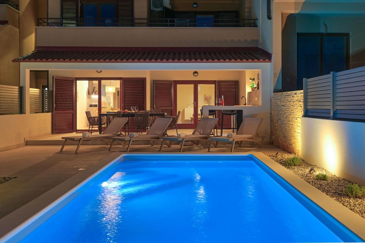 Apartment Zala With Private Pool Liznjan Exterior photo